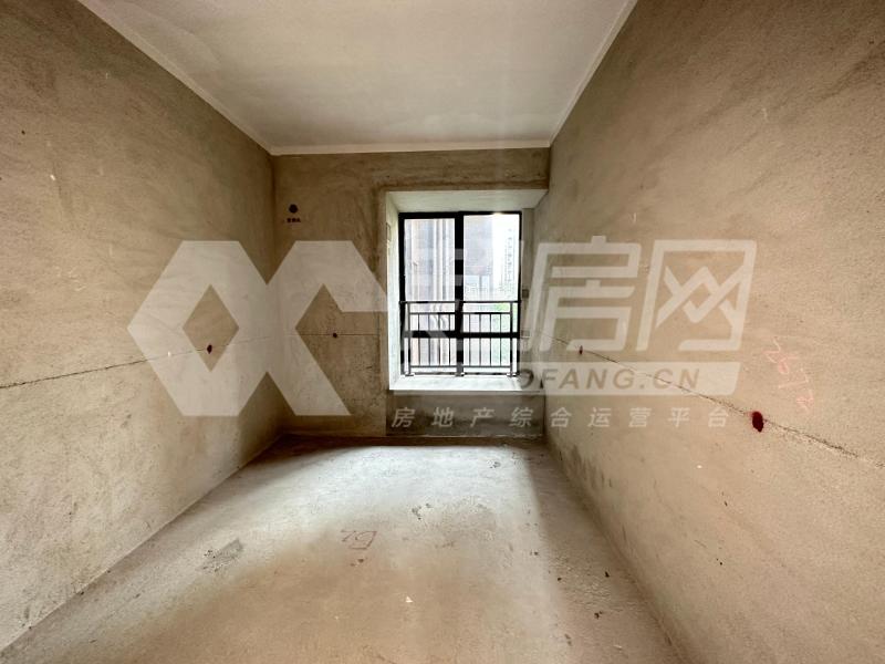 龙湖春江名城二手房卧室
