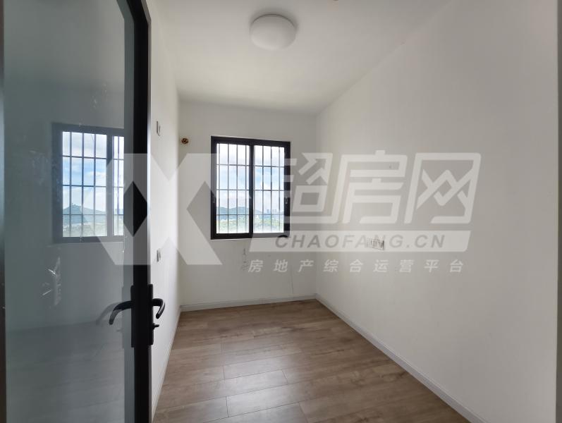 龙湖春江名城二手房卧室