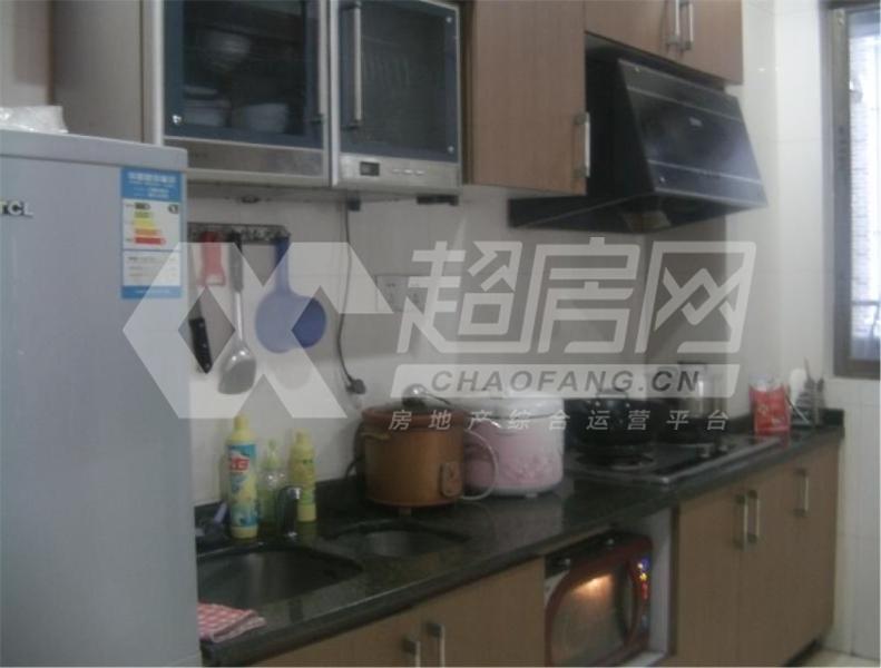 岭岚花园二手房卧室