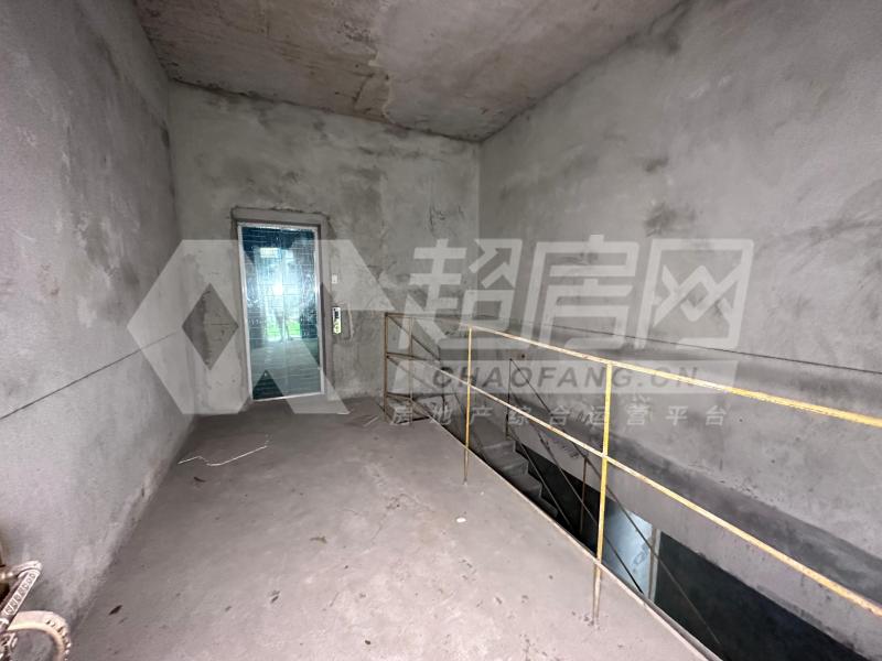华侨城天鹅湖（别墅）二手房客厅