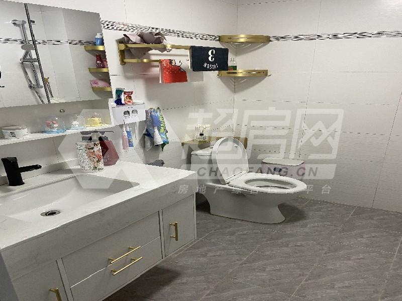 西山上筑二手房厨房及卫生间