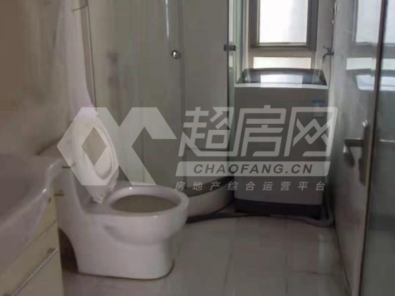 新城湾畔出租房厨房及卫生间