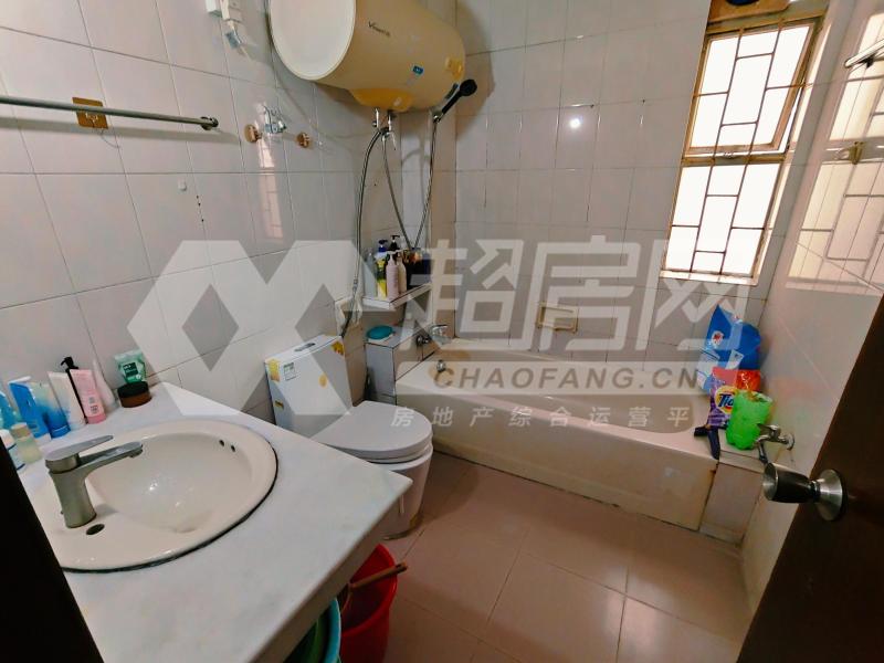 建港花园二手房厨房及卫生间