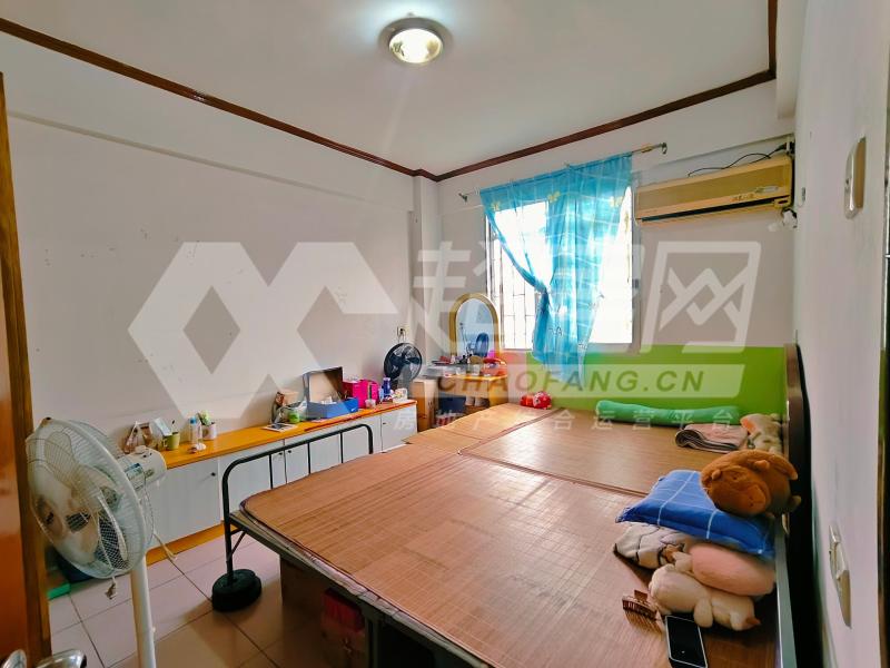 建港花园二手房卧室