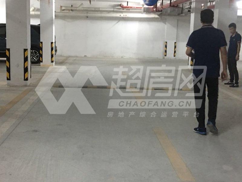 嘉信绿景花园二手房卧室