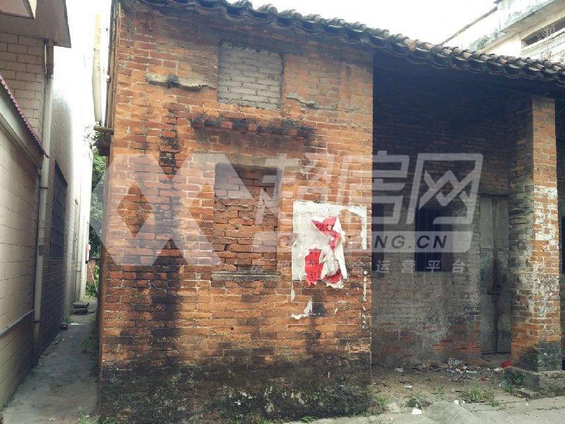 三洪奇居委会二手房卧室