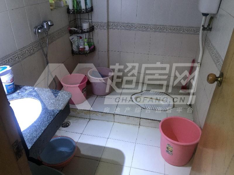 美的海岸花园二手房厨房及卫生间