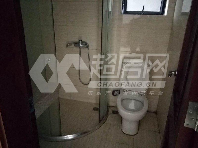 圣堡莱公馆二手房厨房及卫生间