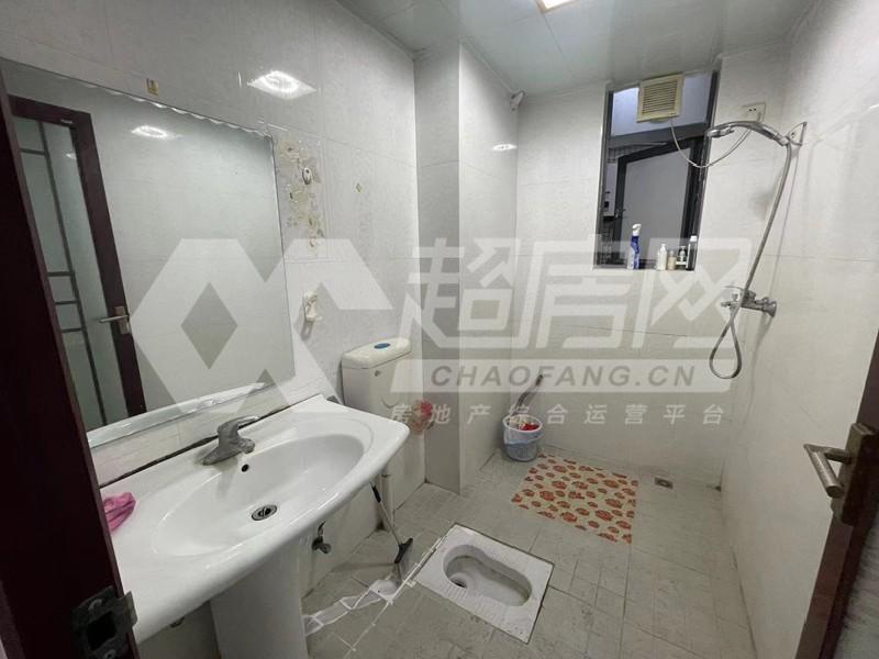 美的新海岸二手房客厅