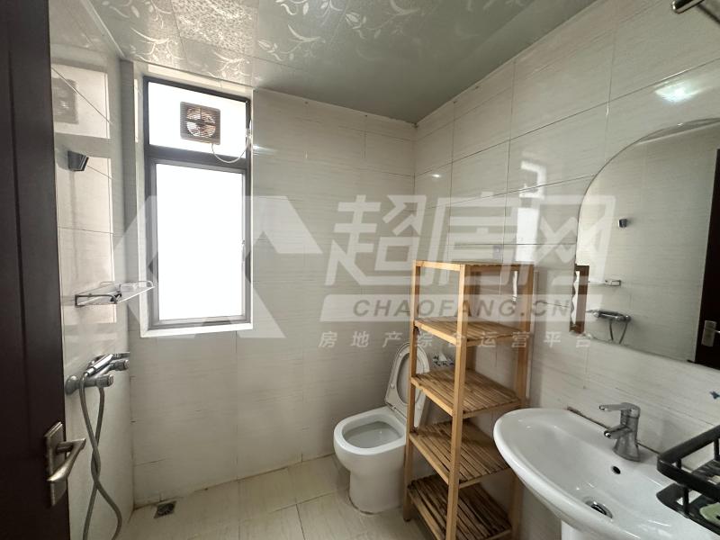 嘉信帝苑二手房厨房及卫生间