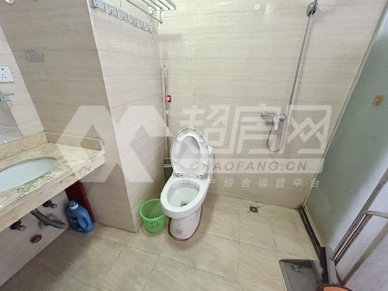 柏涛湾二手房厨房及卫生间