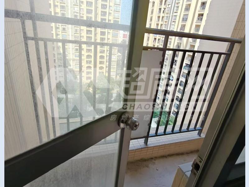 峰汇豪庭二手房阳台