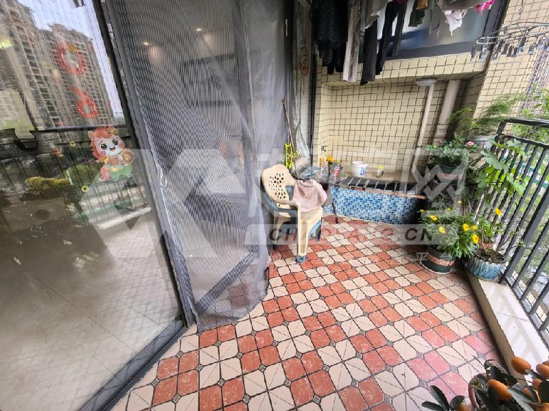 佳兆业可园二手房阳台