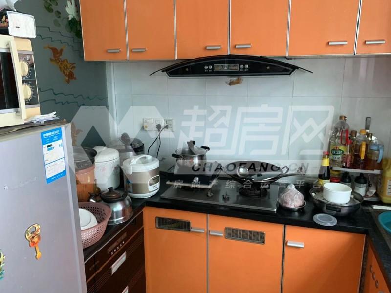 景泰花园二手房厨房及卫生间