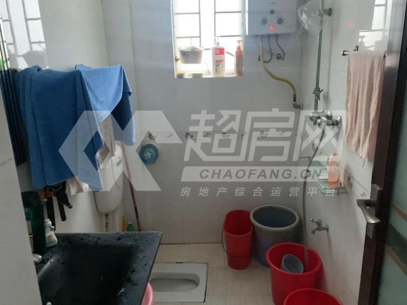 景泰花园二手房厨房及卫生间