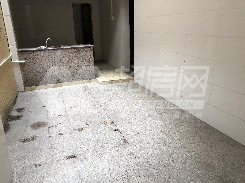 建设西二路二手房客厅
