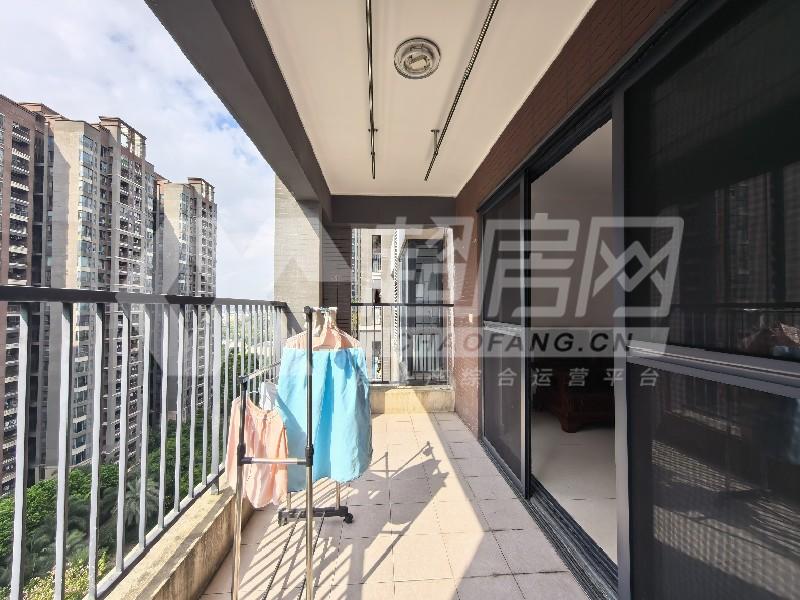 万科沁园二手房阳台