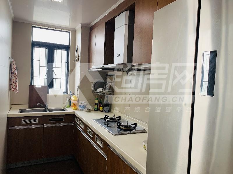 万科沁园二手房厨房及卫生间