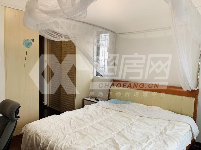 万科沁园二手房卧室