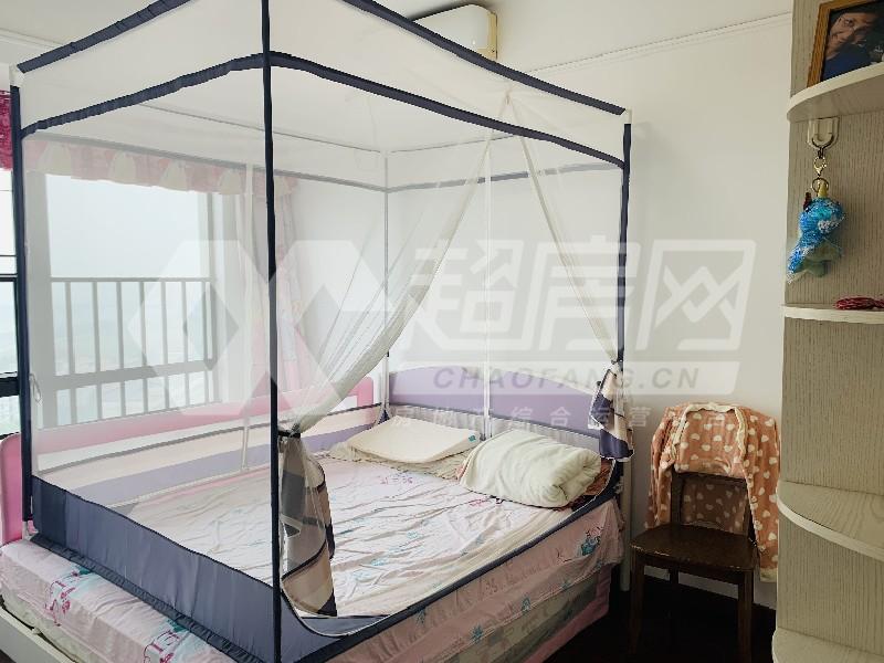 万科沁园二手房卧室