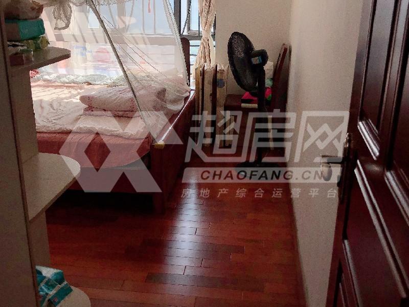 保利外滩一号二手房卧室
