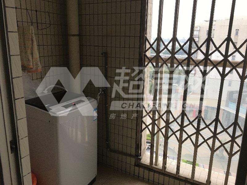 美的海岸广场二手房卧室