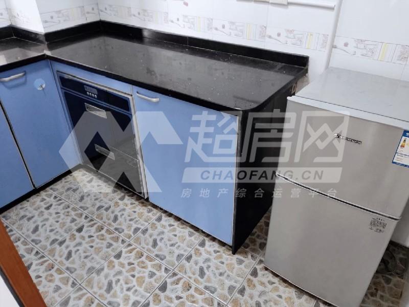 凯蓝名都出租房厨房及卫生间