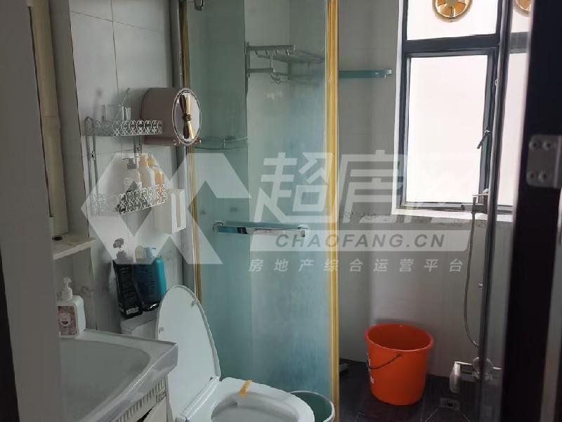 凯蓝名都出租房厨房及卫生间