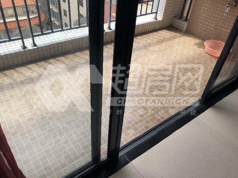 现代名邸二手房阳台