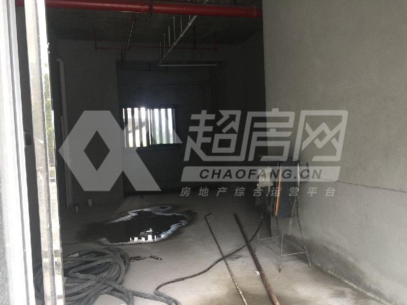金域滨江（一期）出租房厨房及卫生间