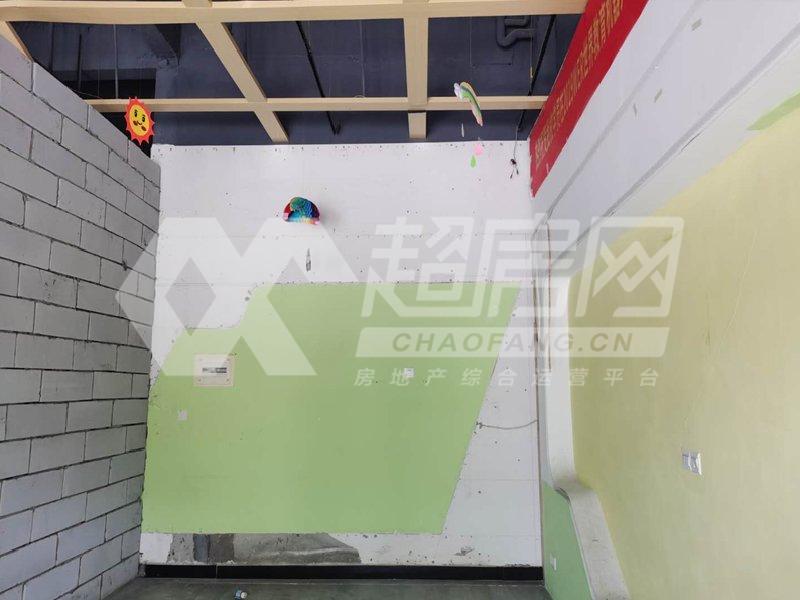 保利中汇花园出租房厨房及卫生间
