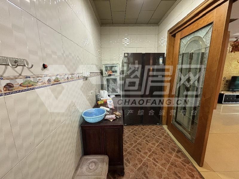 翠怡花园二手房厨房及卫生间