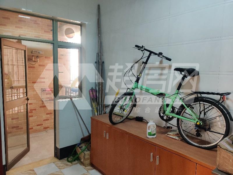 金碧新城二手房厨房及卫生间