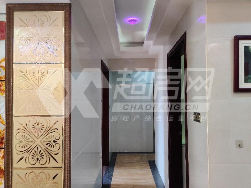 金碧新城二手房卧室