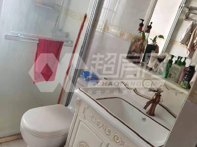 金碧新城出租房厨房及卫生间