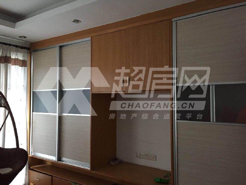 桂畔怡景湾二手房厨房及卫生间