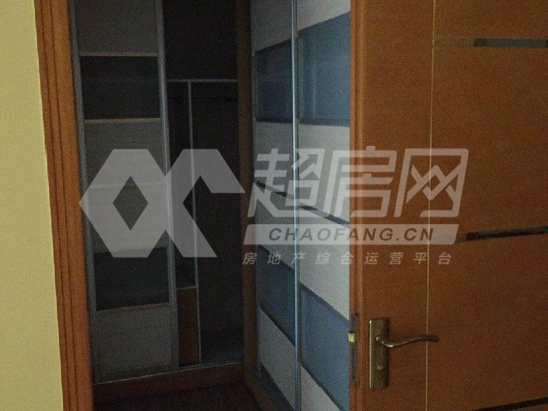 桂畔怡景湾二手房卧室