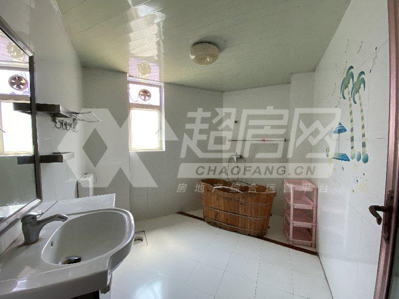 倾城上筑二手房厨房及卫生间