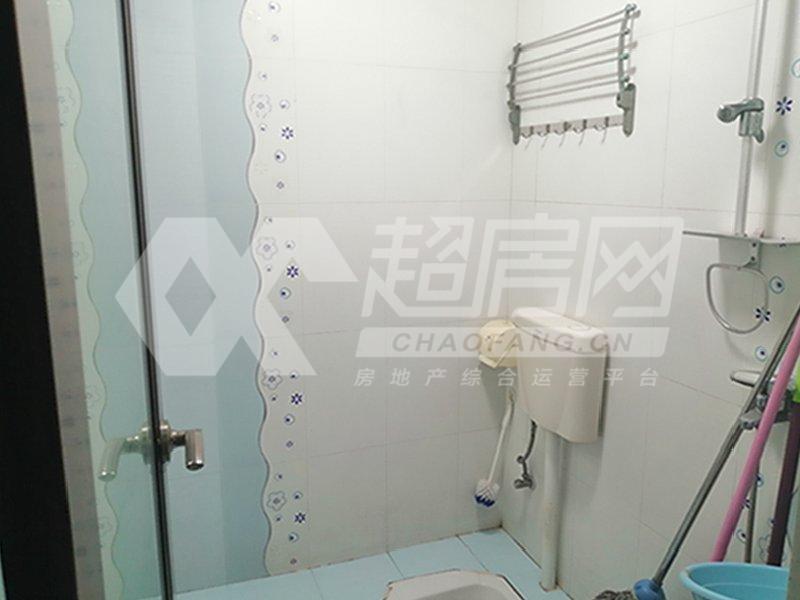 乐雅苑二手房厨房及卫生间