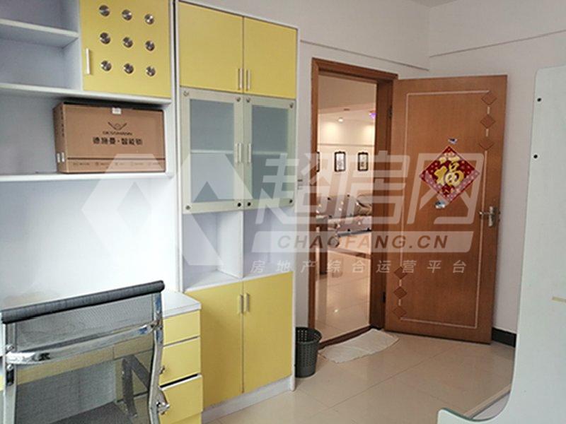 乐雅苑二手房卧室
