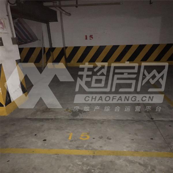 华都豪庭二手房客厅