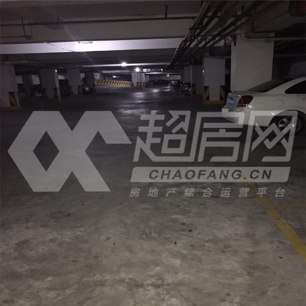 华都豪庭二手房客厅