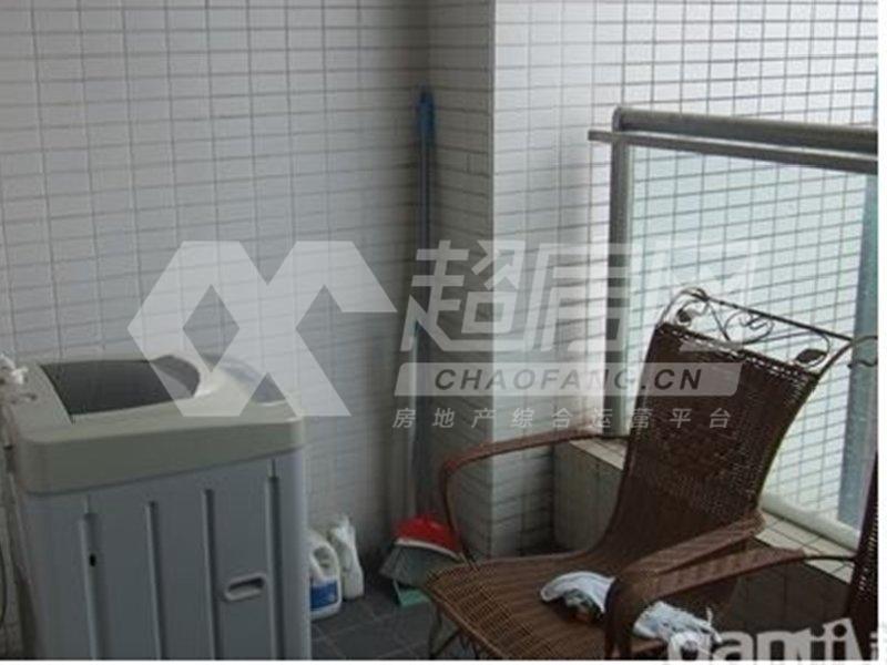 嘉宏台二手房阳台