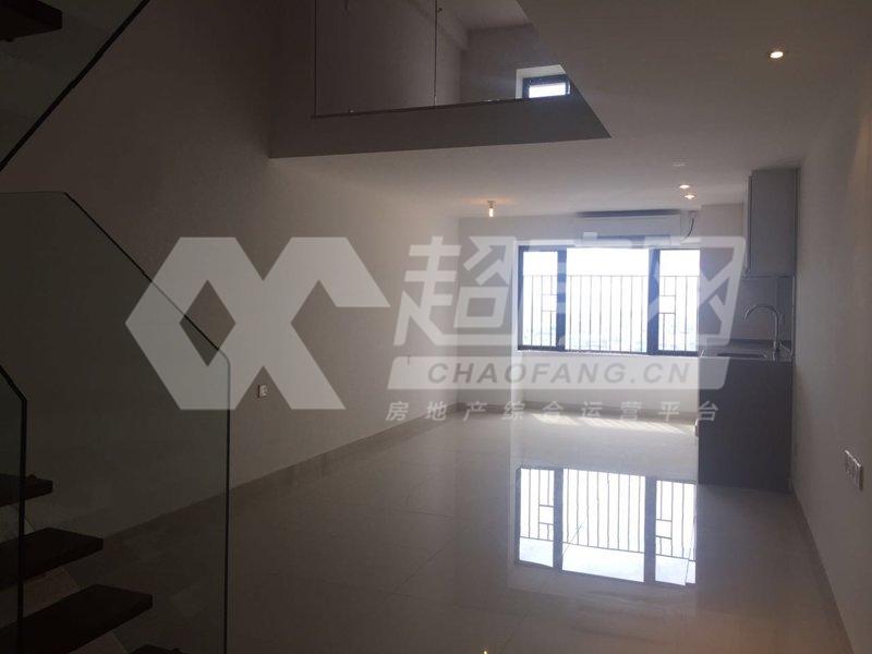 龙光尚街二手房客厅