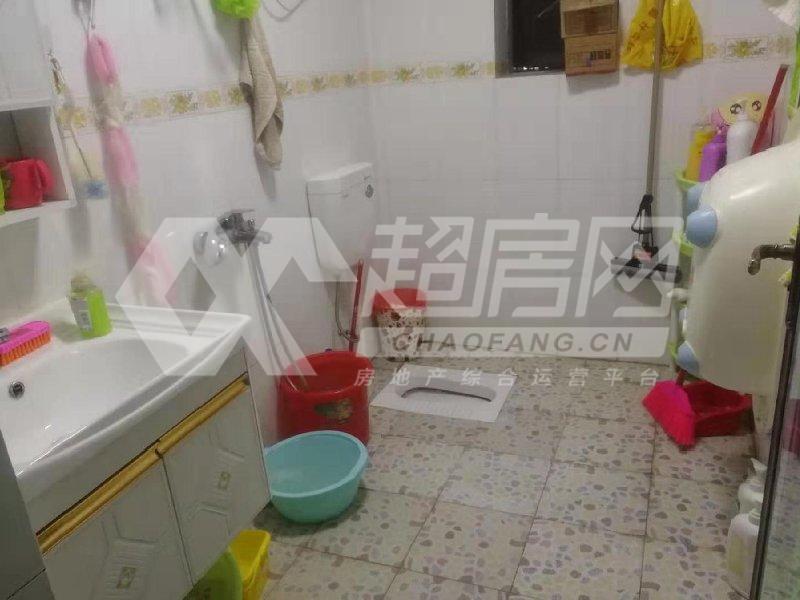 金湾豪庭二手房厨房及卫生间