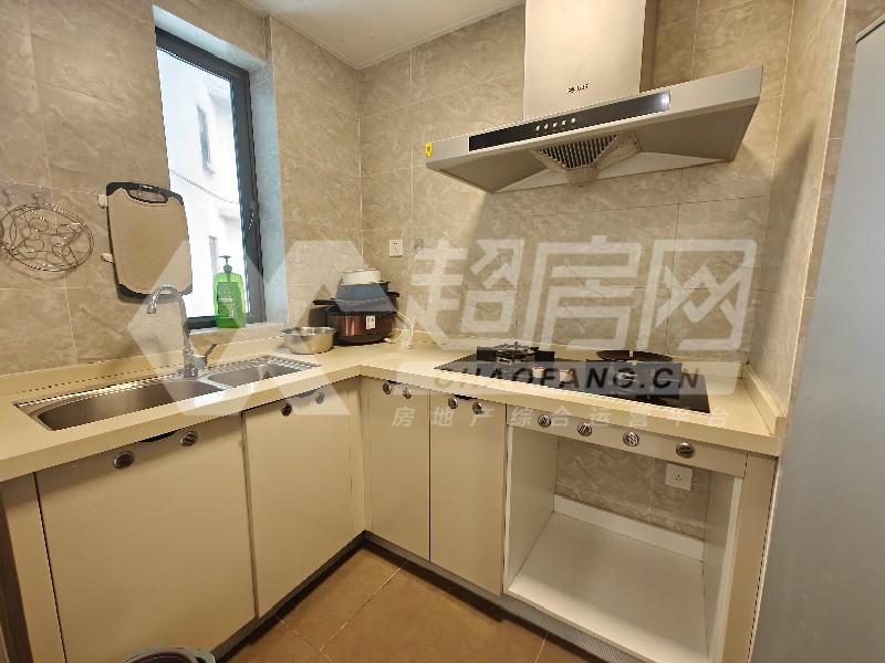 金域滨江（三期）出租房厨房及卫生间