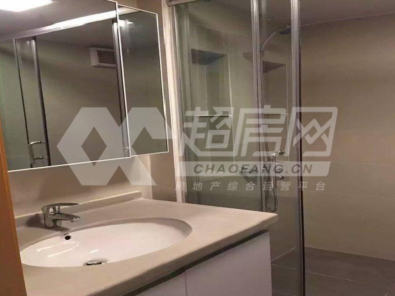 龙光尚街二手房卧室