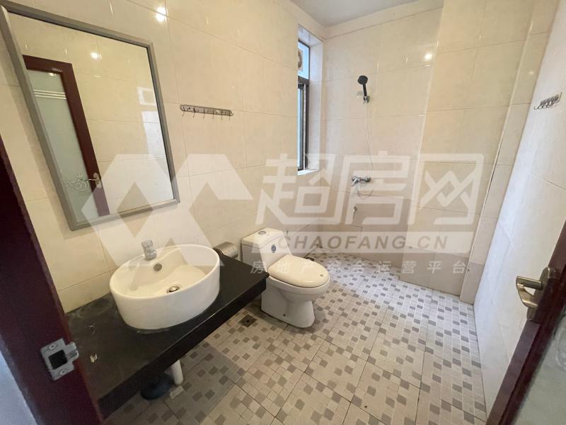 勒水名筑二手房厨房及卫生间
