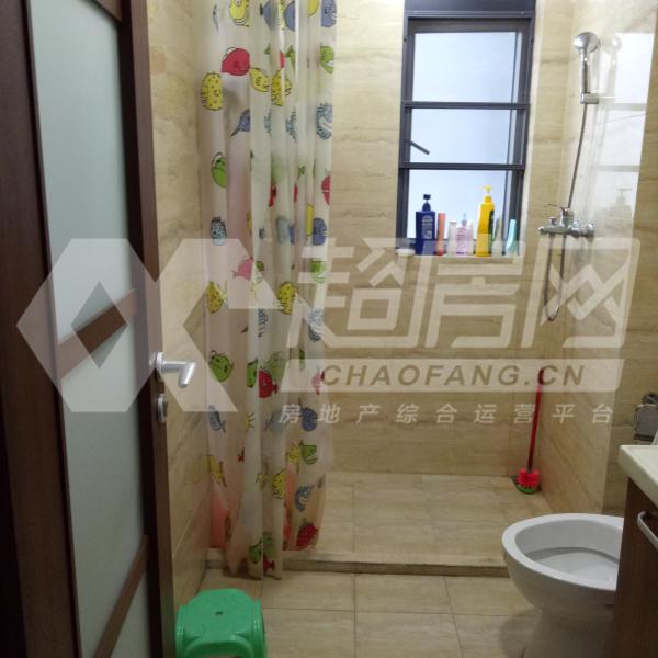 万科沁园出租房厨房及卫生间