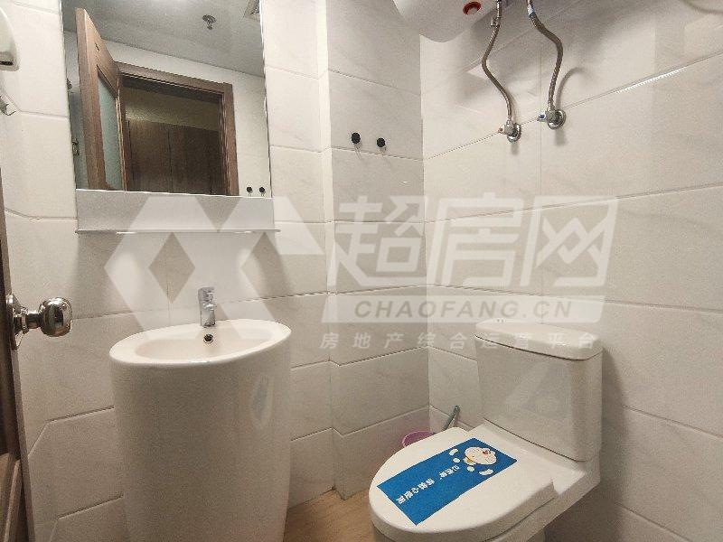 碧桂园风情荟庭二手房厨房及卫生间